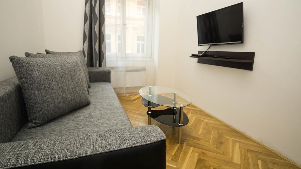 Black&White Apartment Krakovská Прага Екстериор снимка