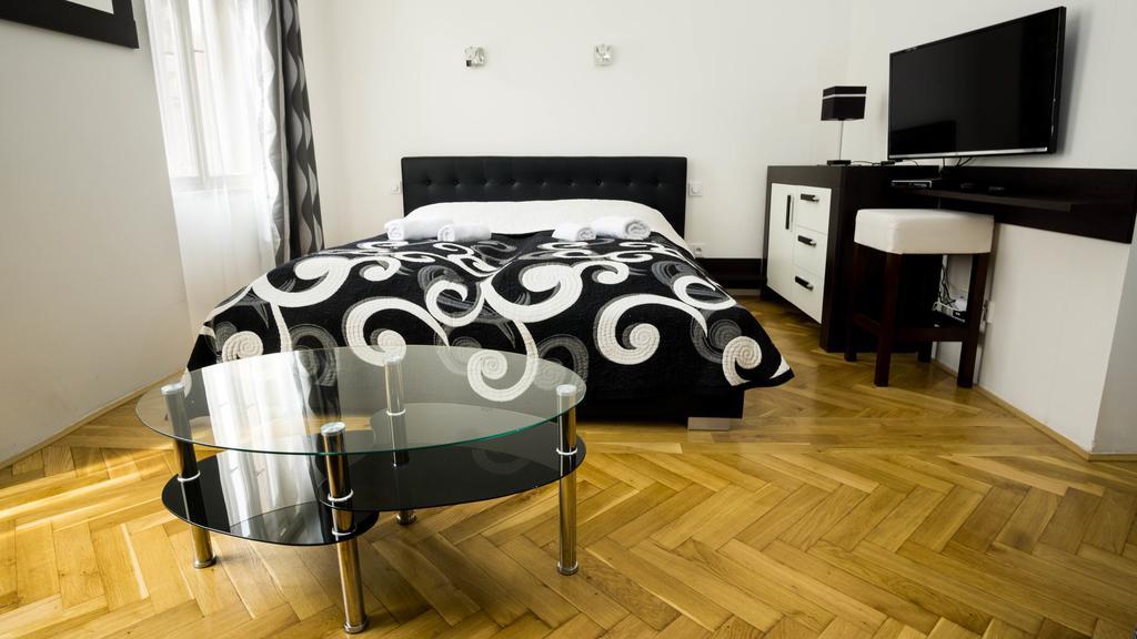 Black&White Apartment Krakovská Прага Екстериор снимка